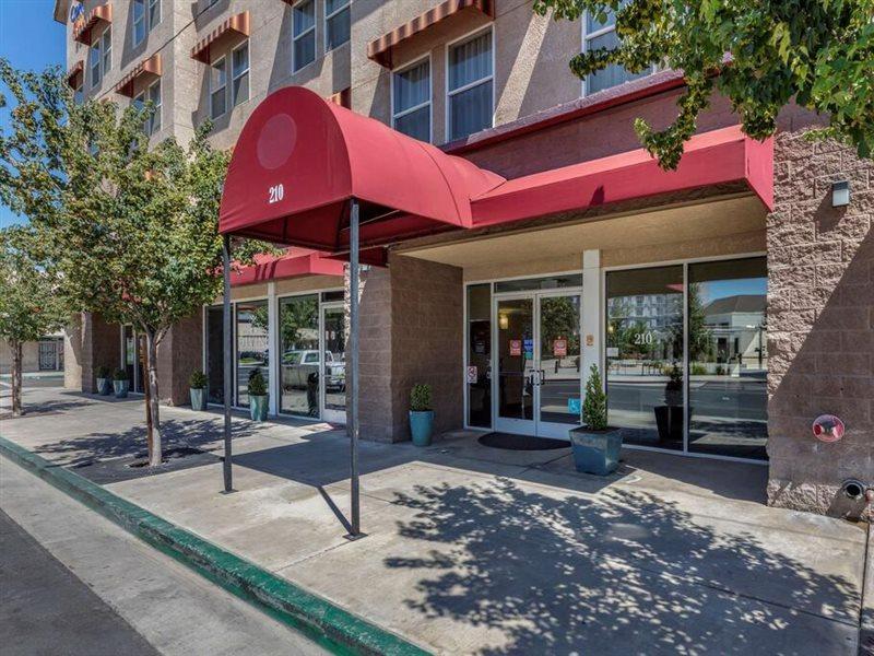 Comfort Suites Visalia - Convention Center Exteriér fotografie