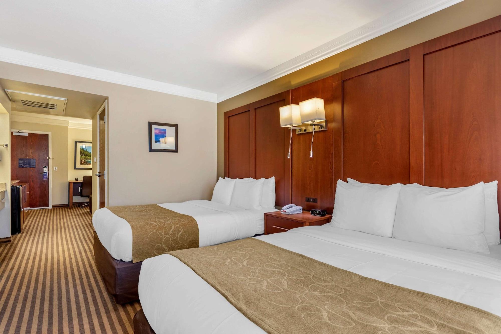Comfort Suites Visalia - Convention Center Exteriér fotografie
