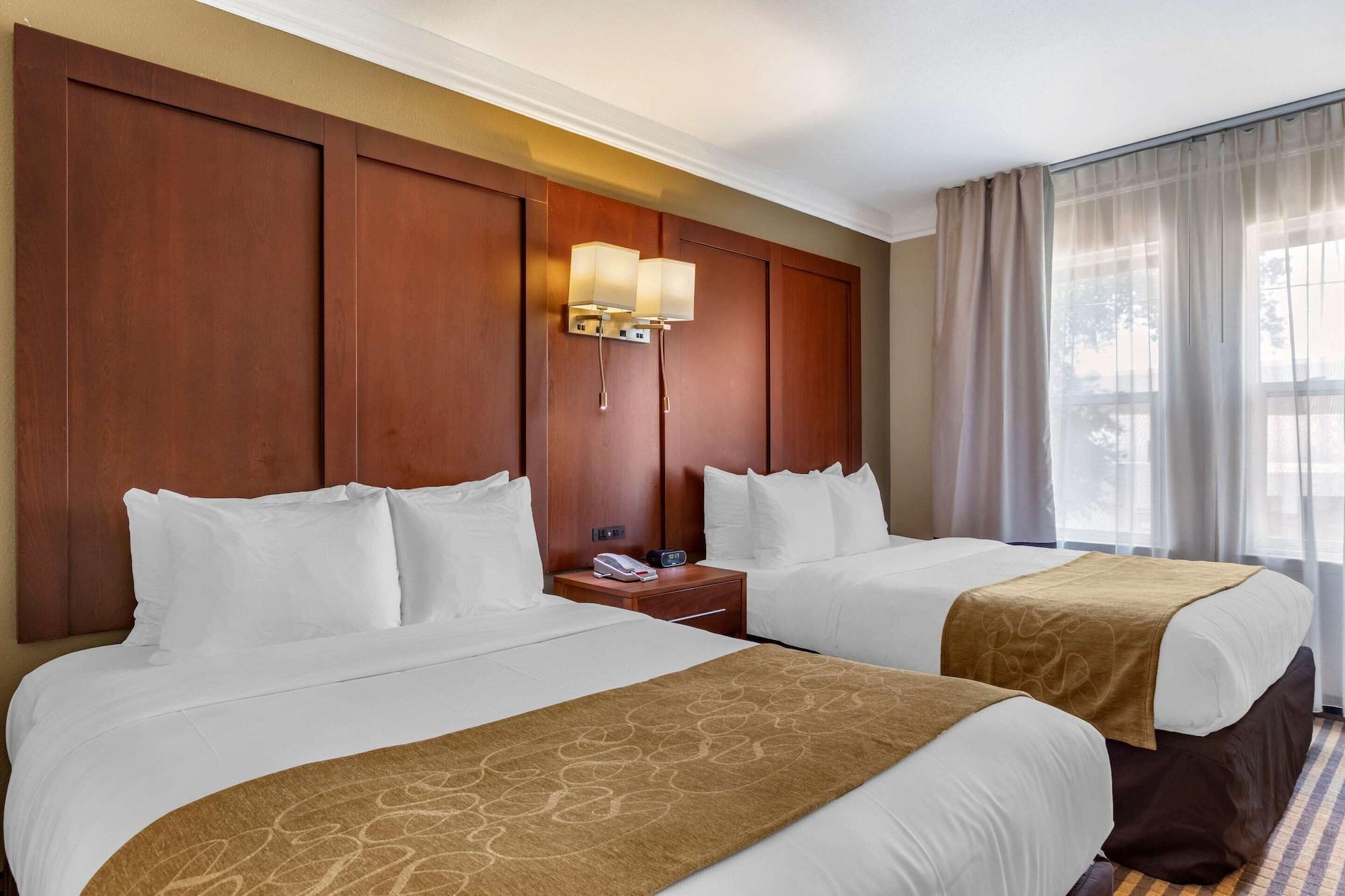 Comfort Suites Visalia - Convention Center Exteriér fotografie