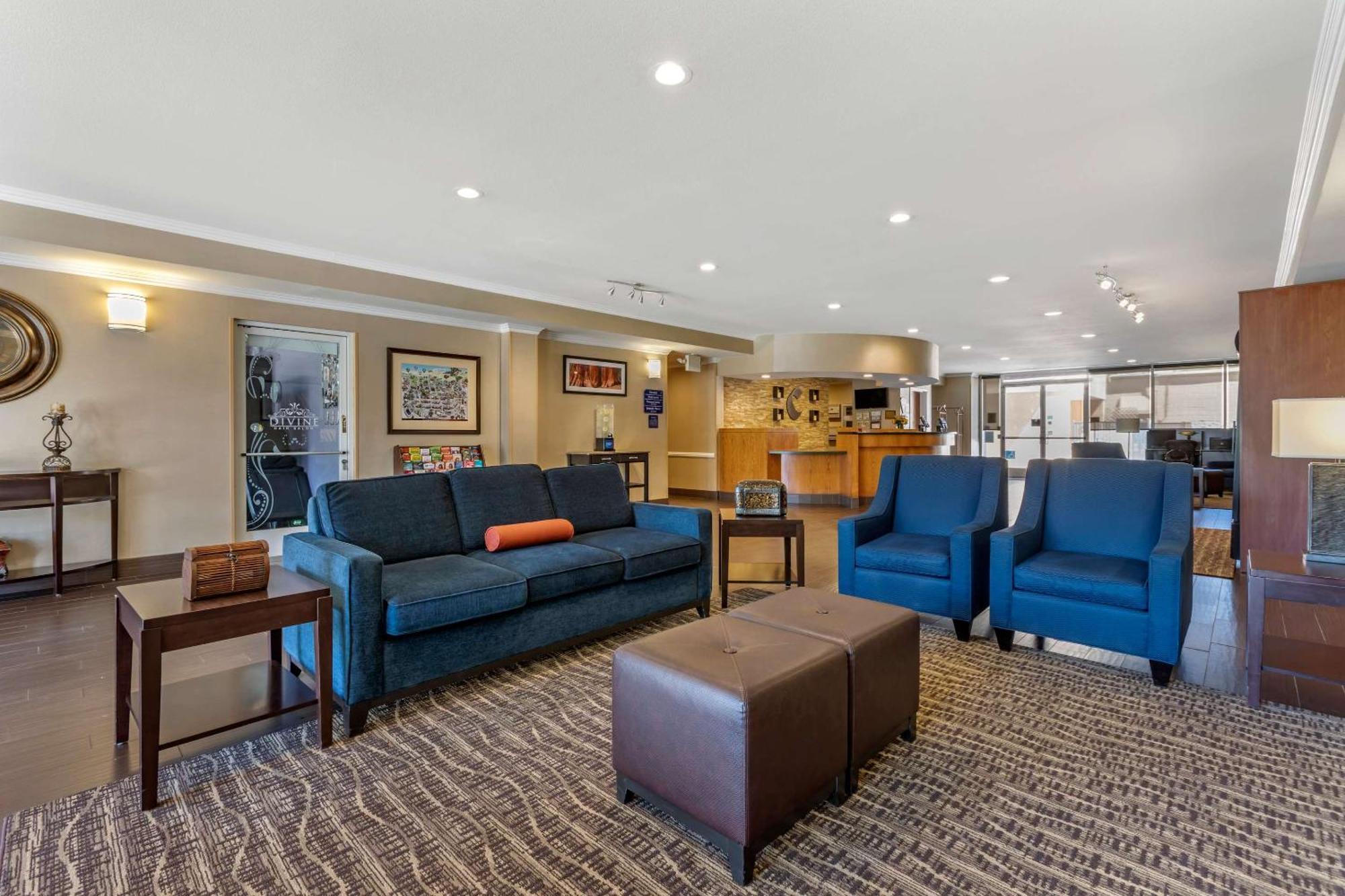 Comfort Suites Visalia - Convention Center Exteriér fotografie