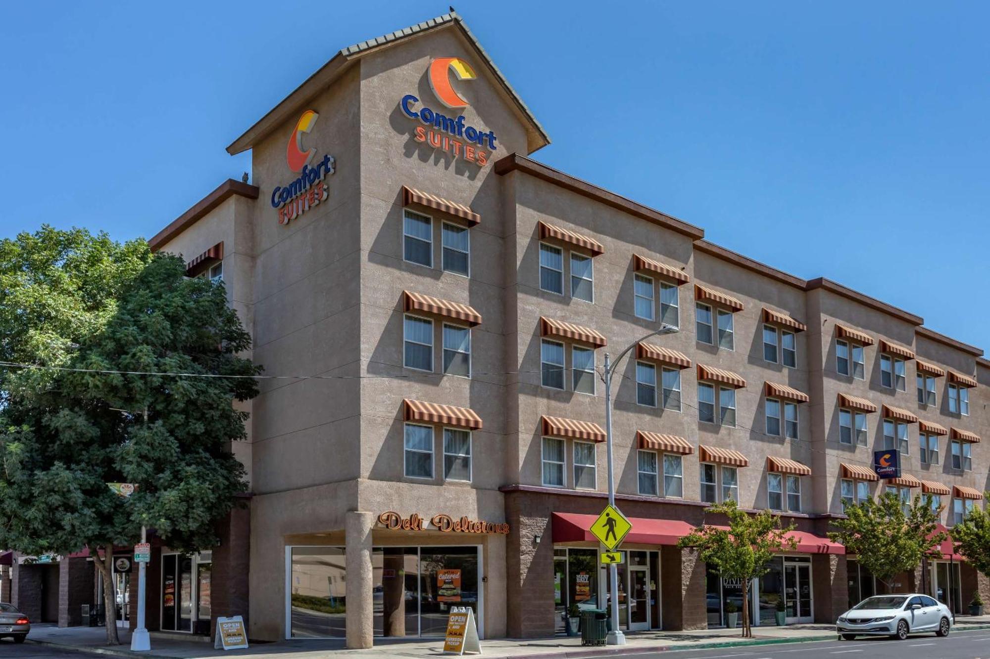 Comfort Suites Visalia - Convention Center Exteriér fotografie