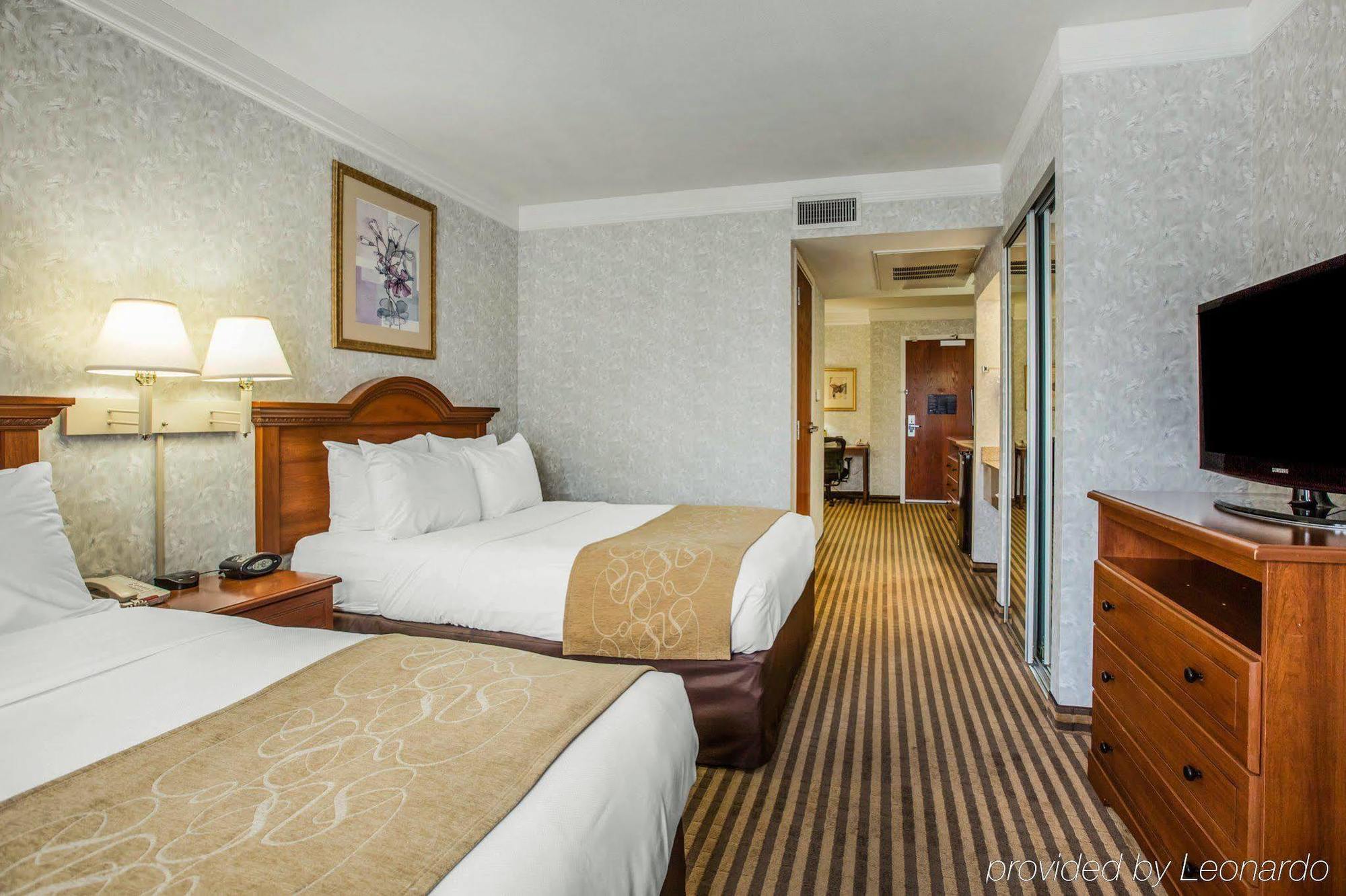 Comfort Suites Visalia - Convention Center Exteriér fotografie