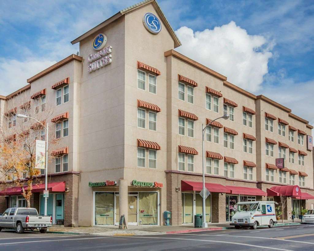Comfort Suites Visalia - Convention Center Exteriér fotografie