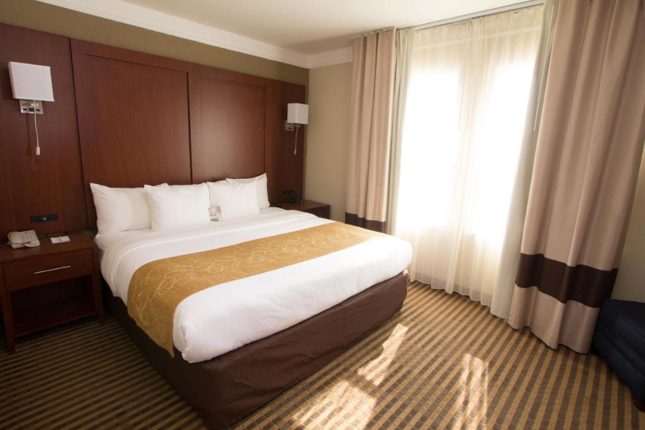 Comfort Suites Visalia - Convention Center Exteriér fotografie